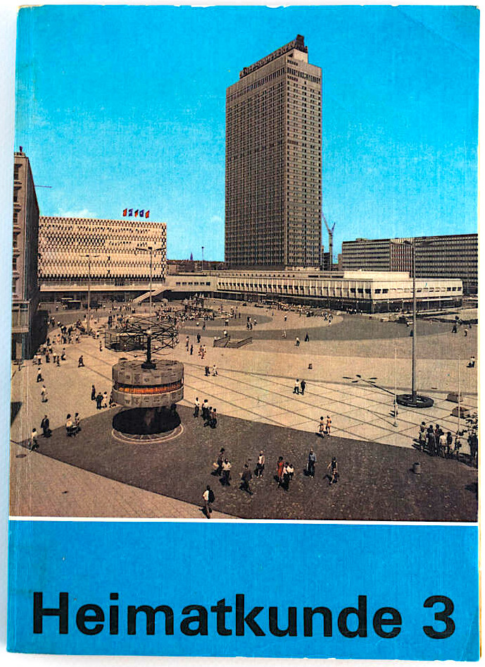 Schoolbook »Heimatkunde 3« with Alexanderplatz on the cover