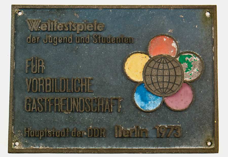 Metal sign »For exemplary hospitality« - World Youth and Students Festival 1973
