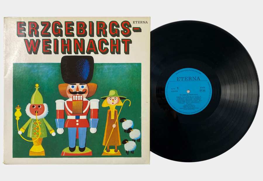 Record »Erzgebirgsweihnacht«. Print of nutcracker and smoking man.