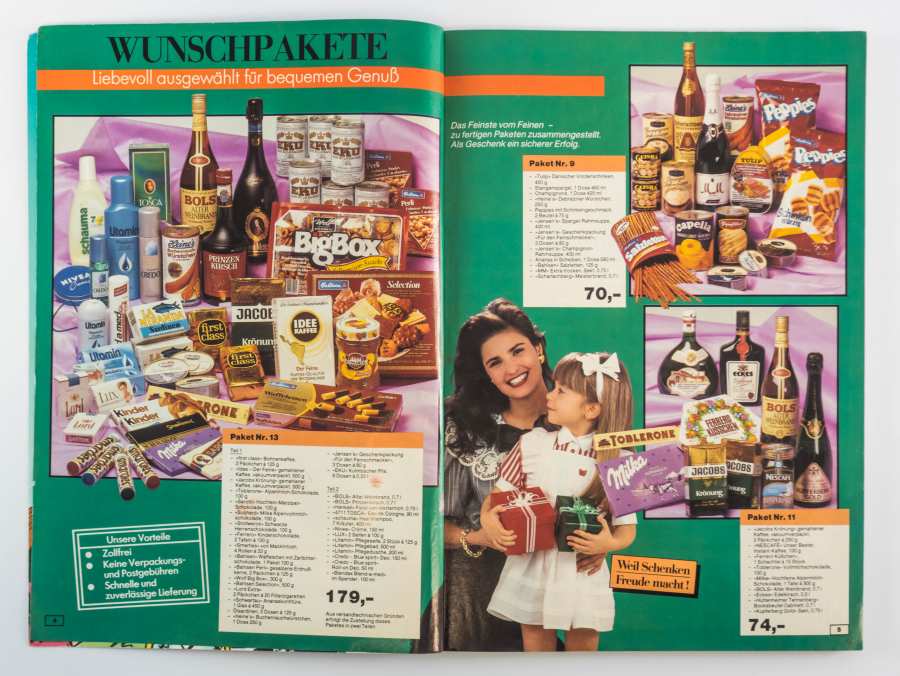aufgeschlagener GENEX-Katalog der Ausgabe 1989 mit dargestellten Wunschpaketen