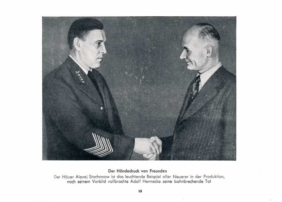 Foto »Der Händedruck von Freunden« mit Alexej Stachanow und Adolf Hennecke