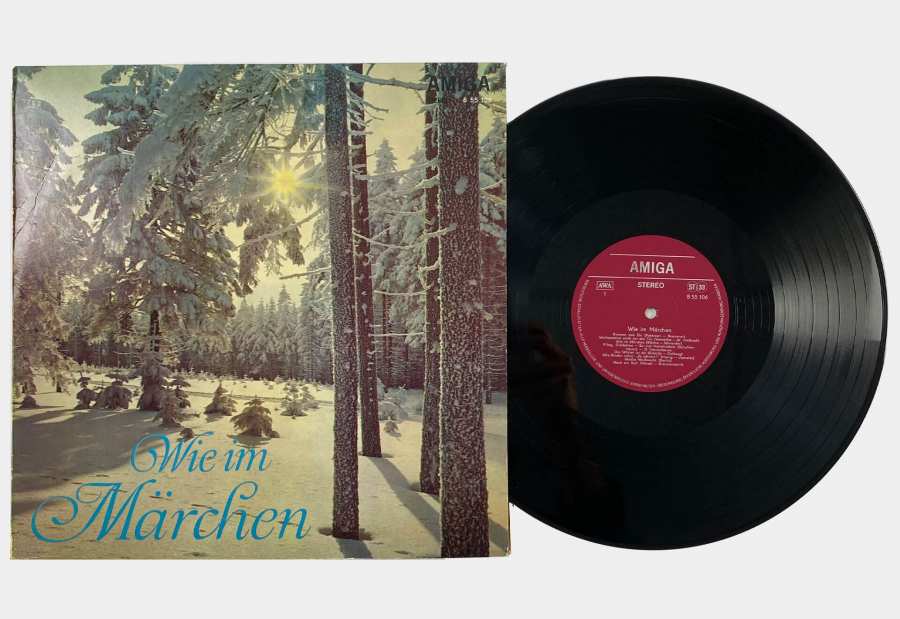 Schallplatte »Wie im Maerchen«. Aufdruck einer schneebedeckten Landschaft im Wald.