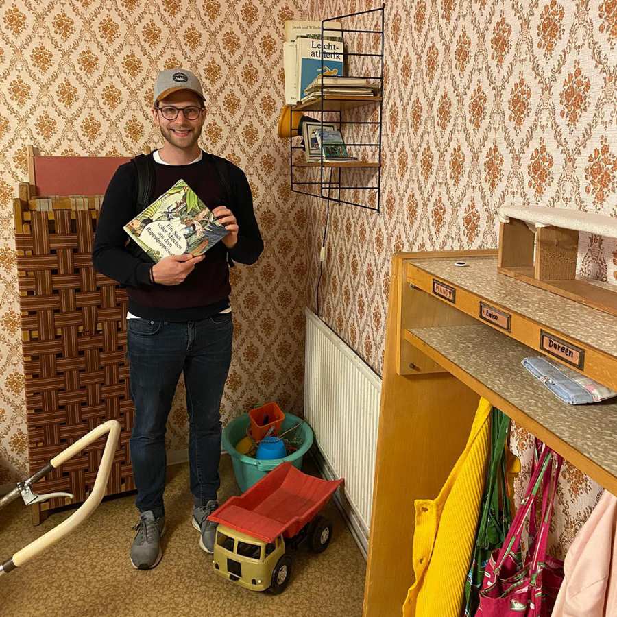 Visitor in the kindergarten at DDR Museum