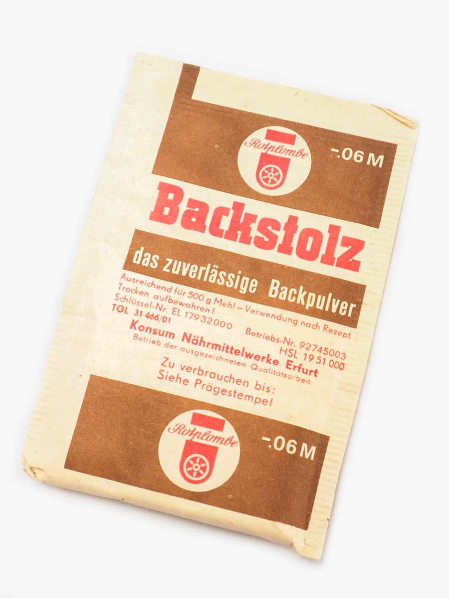 Päckchen Backpulver Backstolz aus DDR-Zeiten