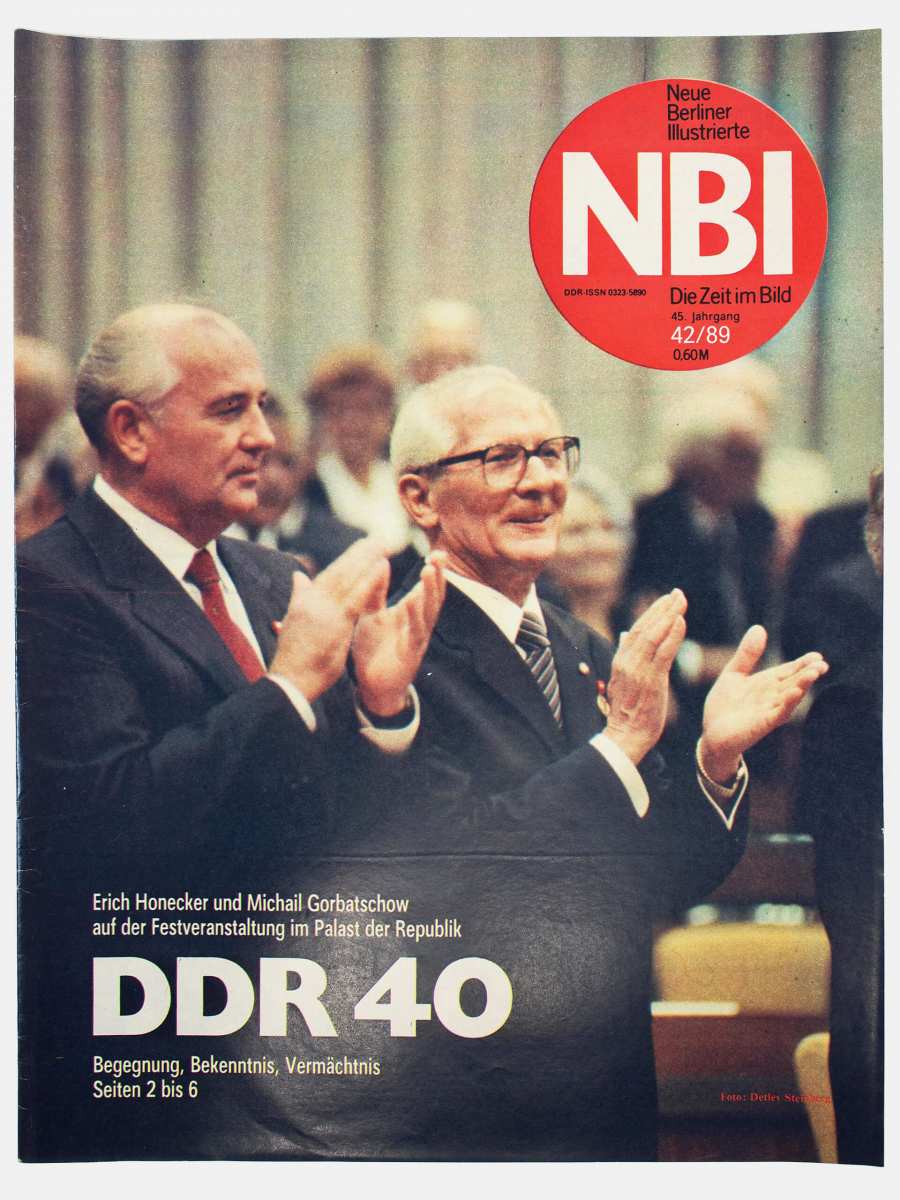 Titelblatt NBI »DDR 40« mit Gorbatschow und Honecker im Palast der Republik