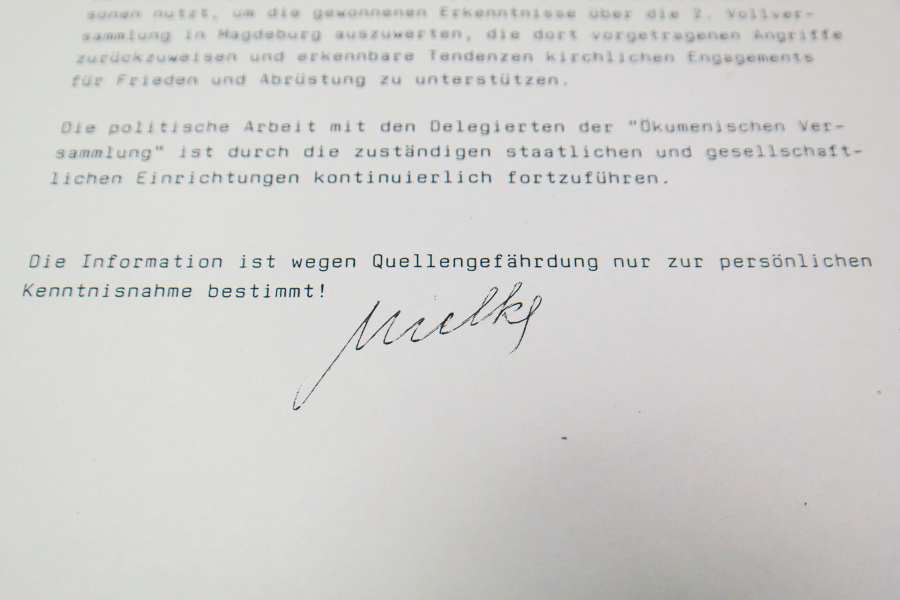 Dokument des Ministeriums für Staatssicherheit mit Unterschrift Erich Mielkes