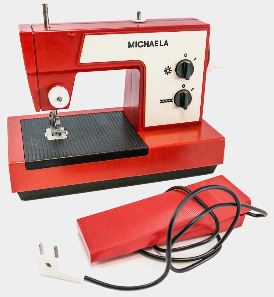 »Michaela« sewing machine with foot pedal