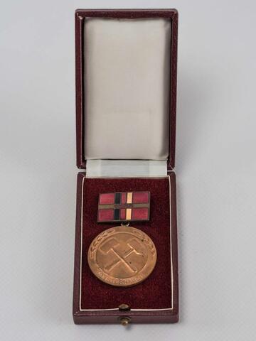 FDJ DDR 30 Jahre FDJ Medaille 