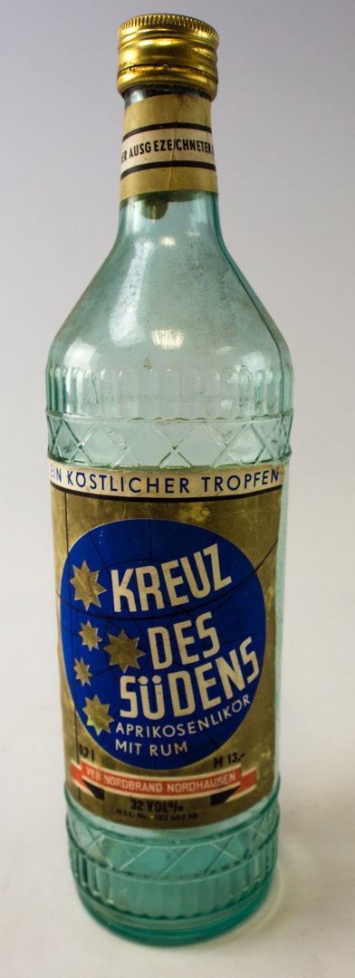 &amp;quot;Kreuz des Südens&amp;quot; Aprikosenlikör mit Rum | DDR Museum Berlin